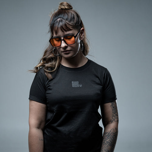 Camiseta clásica con estampado en negro CLVR para mujer