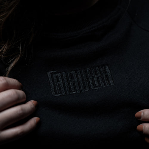 Crewneck Calavera bordado en negro CALAVERA con bolsillo secreto UNISEX