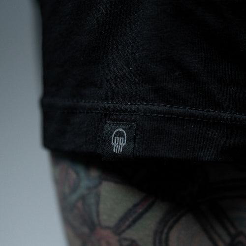 banderín calavera de camiseta clásica CLVR