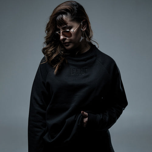 Crewneck Calavera bordado en negro CALAVERA con bolsillo secreto UNISEX