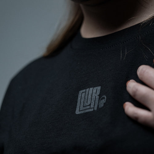 Crop Top clásico con estampado en negro CLVR para mujer