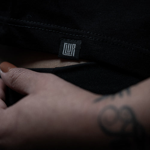 Crop Top clásico con estampado en negro CLVR para mujer