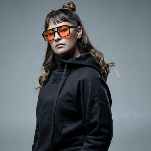 Hoddie Calavera bordado en negro CALAVERA con bolsillo secreto UNISEX