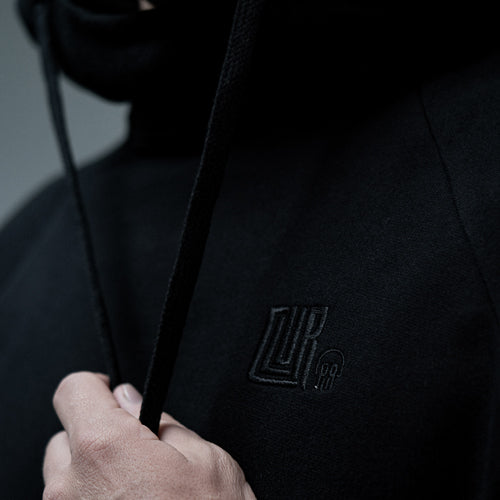 Hoddie Calavera bordado en negro CLVR con bolsillo secreto UNISEX