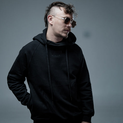 Hoddie Calavera bordado en negro CALAVERA con bolsillo secreto UNISEX